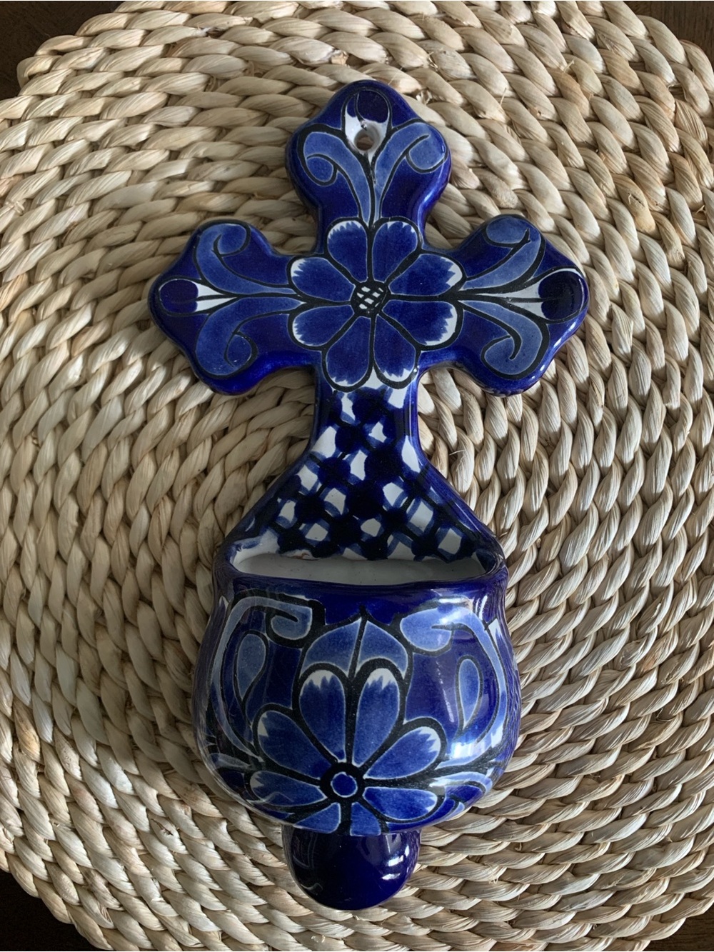 Gorgeous VTG Authentic Mexican Blue & White Talavera Wall Cross Planter, 5x10 in
